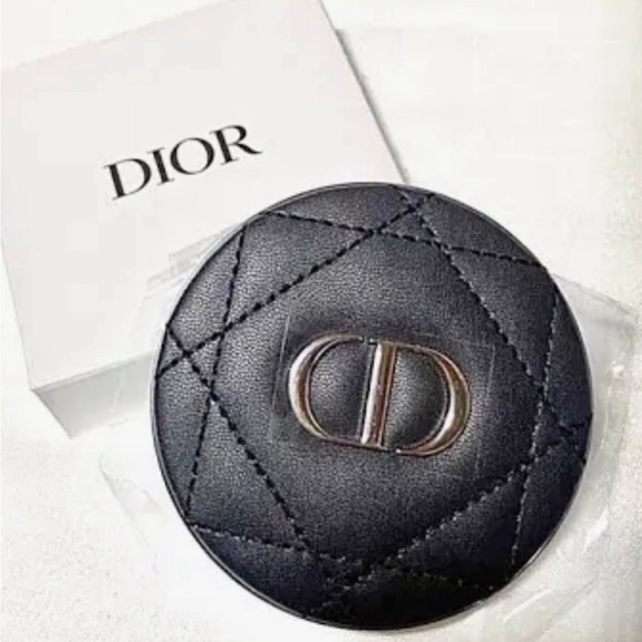 DIOR Compact✨ limited edition ✨ Pocket Mirror & VIP cosmetic clutch bag - Picture 9 of 10
